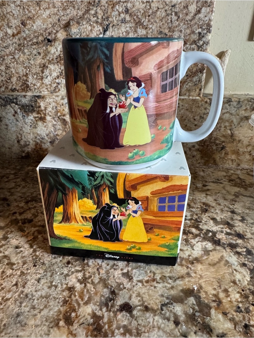 The Disney Store Collectible Coffee Mug Snow White and the Seven Dwarfs With Box
